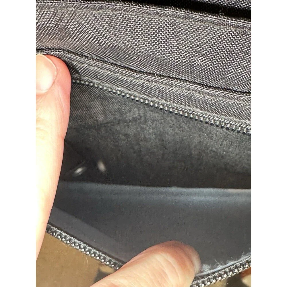 Baggallini Crossbody Bag Black Leopard Cheetah Pink Trim Nylon Travel Bag RFID - Picture 7 of 9